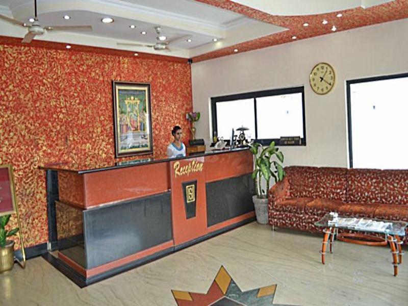 Oyo 26602 Hotel Shubham Dehradun Esterno foto